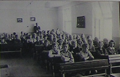 Author's 4th grade class photo in Pirka, Bavaria, 1951 